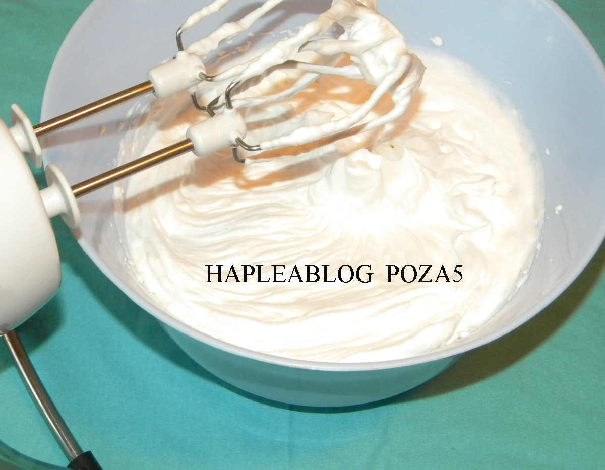 tort cu crema mascarpone, capsuni, zmeura si visine 5